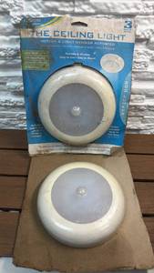 lot 39 image: i-Zoom The Ceiling Light 200 Lumens Motion & Light Sensor - Lot of 2