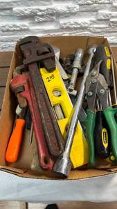 lot 43 image: Mixed Hand Tools Lot