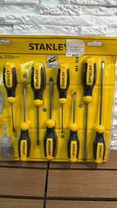 lot 62 image: Stanley 8 Piece Screwdriver Set
