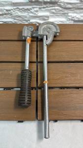 lot 103 image: Manual Two-Handed 180°�� Tube Bender
