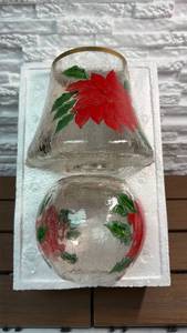 lot 113 image: 2-Piece Crackle Glass Candle Lamp w Poinsettia Blooms