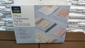 lot 125 image: Open Story 5-Piece Compression Bag Set