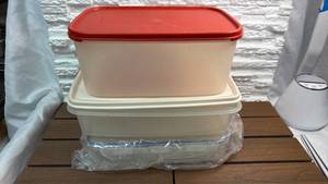 lot 165 image: Food Storage Containers with Lids - Set of 3