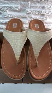 lot 171 image: FitFlop Womens Lulu Sleek Straw Raffia Toe-Post Sandals (Size 8)