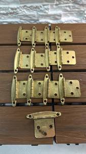 lot 174 image: Lot of 13 Surface-Mount Cabinet Hinges