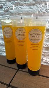 lot 182 image: Perlier Body Honey Miel Shower Cream 250ml - Lot of 3
