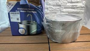 lot 193 image: Stainless Steel Cat Water Fountain (SUS 304) 2.2L 5V Pump