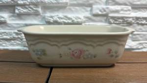 lot 199 image: Pfaltzgraff Rectangular Serving Dish in the Tea Rose Pattern