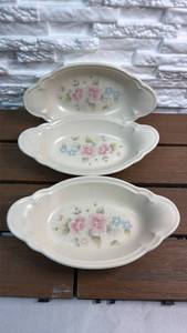 lot 200 image: Pfaltzgraff Oval Au Gratin & Vegetable Serving Dishes in the Tea Rose Pattern - 3-Piece Set