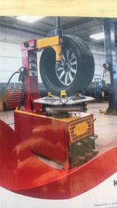lot 201 image: Tire Changer TC311 Pneumatic 0.8 MPa 220V380V 195 kg