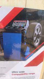 lot 202 image: Computer Balancer 250W Motor 230rmin 1000mm Max Wheel Diameter