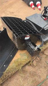 lot 231 image: Mini skid mixing bucket