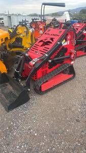 lot 100 image: SDLANCH Compact Track Loader with Hydraulic aux sdll60