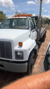 lot 1019 image: GMC Medium duty rollback air brakes