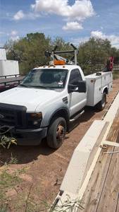 lot 1020 image: 2008 Ford F-450 Service Truck with Auto Crane and Hose Reel
