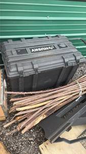 lot 1025 image: Husky Toolbox with Hand Tools two barrels and stays