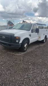 lot 1030 image: Ford F-350 Service Utility Truck Single Cab 138427 Miles 2007