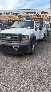 lot 1034 image: Ford F-450 Utility Service Truck with Ladder Rack