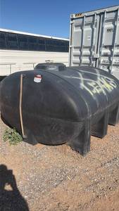 lot 324 image: Horizontal Poly Storage Tank 1000 Gallon leaks