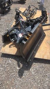 lot 286 image: Mini skid Hydraulic dozer Plow Blade and Hoses