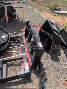 lot 483 image: Double Tine Bale Spear Attachment Red Frame Black Tines