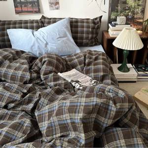 lot 2239 image: Gingham Duvet Cover Set Twin   Brown and Blue, Zipper, 1 Pillowcase
