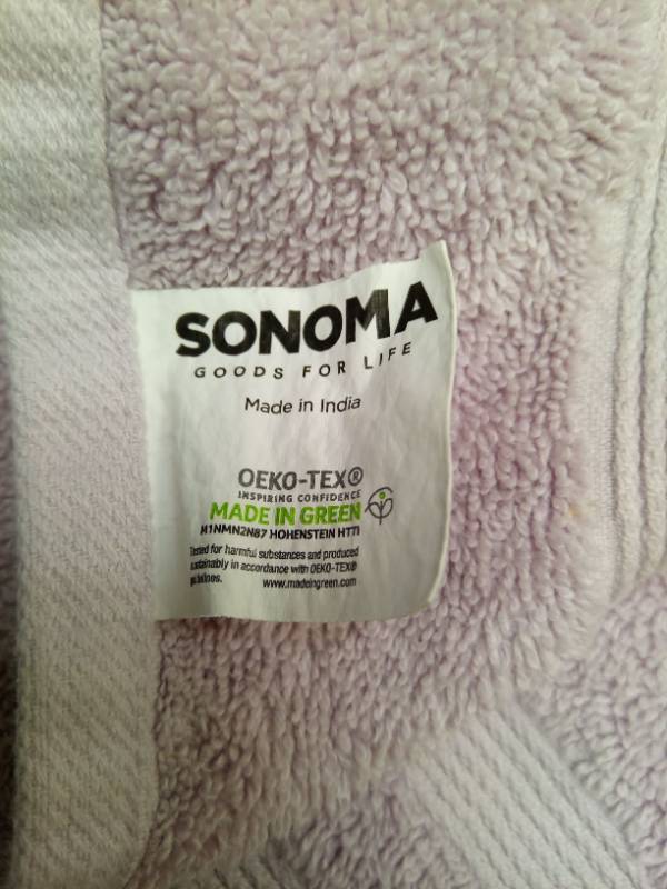 lot 2068 image: Sonoma Bath Towel OEKO-TEX Certified Made in India - Retail $10