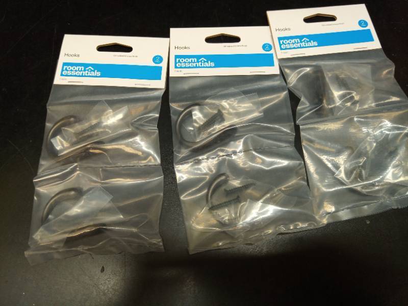 lot 2026 image: Room Essentials Oil-Rubbed Bronze Hooks 3-Pack (6 Total) - Retail $13