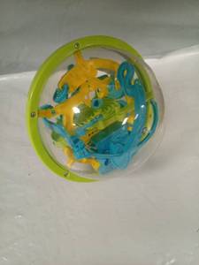 lot 2044 image: 3D Maze Ball Puzzle Game Lime Green Yellow Blue - Retail $15