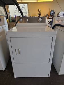 lot 23005 image: Admiral Electric Dryer - Model ADE7005AYW