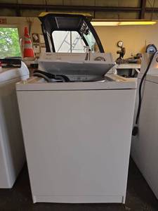 lot 23006 image: Admiral Top-Load Washing Machine w Drain Hose - Model ATW4475VQO