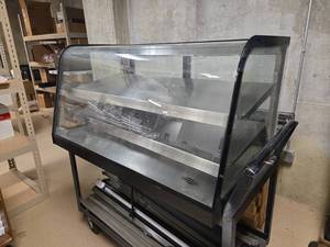lot 23018 image: Federal Curved Glass Refrigerated Display Case - Model CH428