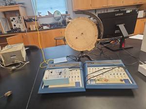 lot 23025 image: Heathkit Digital Design Experimenter - Model ET-3200