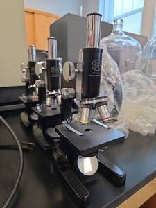 lot 23061 image: GRAP APSCO Monocular Microscope w Multiple Objectives - Set of 3