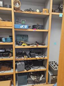 lot 23093 image: Vintage Electronics & Lab Equipment Collection