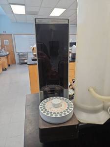 lot 23110 image: Varian Auto Sampler - Model 8200 Cx