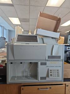 lot 23112 image: HP 1090 Liquid Chromatograph - Model Series II