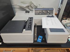 lot 23116 image: Sargent-Welch Infrared Spectrophotometer - Model 3-200
