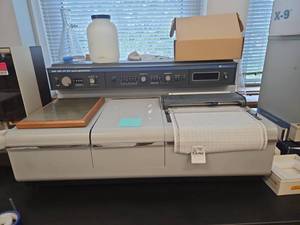lot 23118 image: Spectrophotometer - Model SPS-400 UVVIS