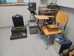 lot 23121 image: Electronic Test, Audio Equipment Collection, Student Desk, Over Head Projector