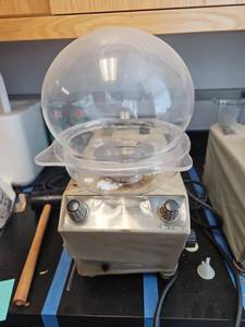lot 23130 image: Ohaus Balance Scale 0-10g