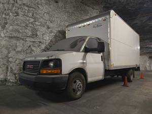 lot 4342 image: 2012 GMC Savana 3500 Cutaway