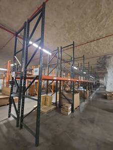 lot 4343 image: Pallet Racking System w Orange Beams Green Uprights
