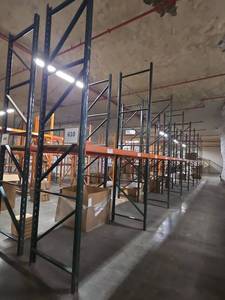lot 4345 image: Pallet Racking System w Orange Beams Green Uprights