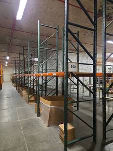lot 4346 image: Pallet Racking System w Orange Beams & Green Uprights