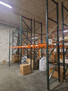 lot 4352 image: Pallet Racking System w Orange Beams & Green Uprights