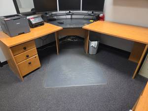 lot 18530 image: Contents of Room Including Desk, Filing Cabinet, Chairs and More