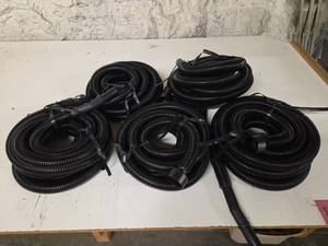 lot 18558 image: Set of 5 - 1 14 X 20ft Black Corrugated Flexible Hose Assembly Kit