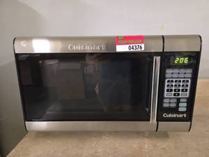 lot 4376 image: Cuisinart Microwave Oven - Model CMW-100FR