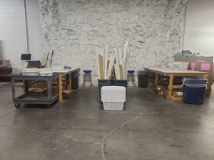 lot 14788 image: Work Station Lots w Misc Items